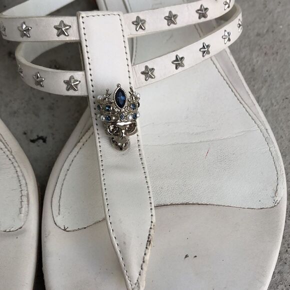 Alexander McQueen skull flip-flops - Picture 3 of 6